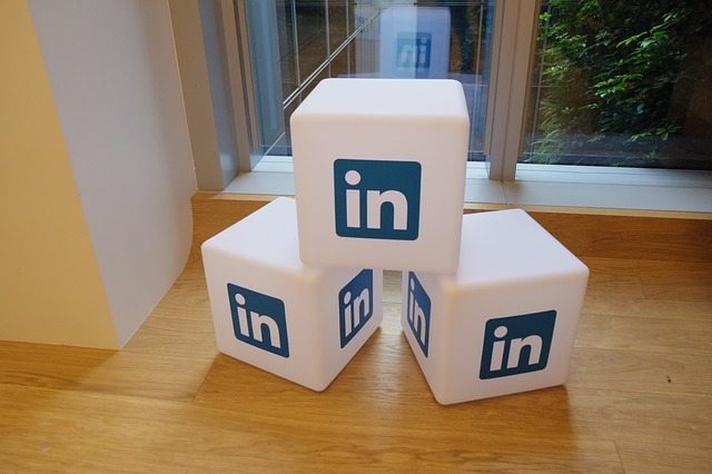 How to Use LinkedIn in Your B2B Content Marketing Strategy