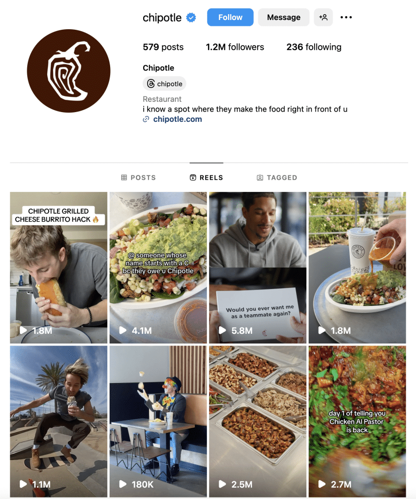 La imagen muestra la página de reels de Instagram de Chipotle.